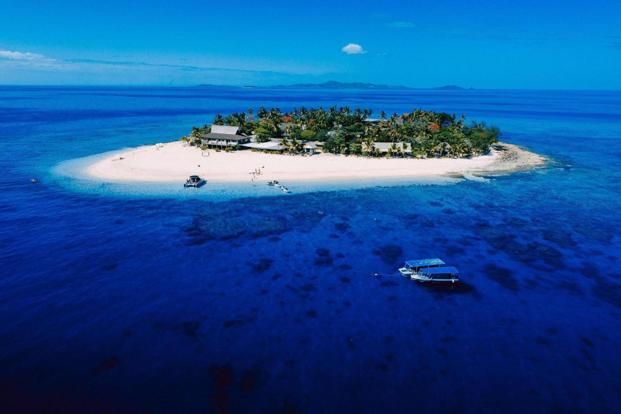 Отель Mana Lagoon Backpackers Экстерьер фото